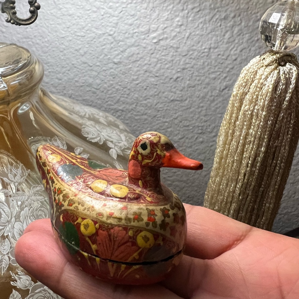 Sudha Duck Bird Paper Mache Lacquered Trinket Box Hand Painted Kashmir India - Picture 7 of 8